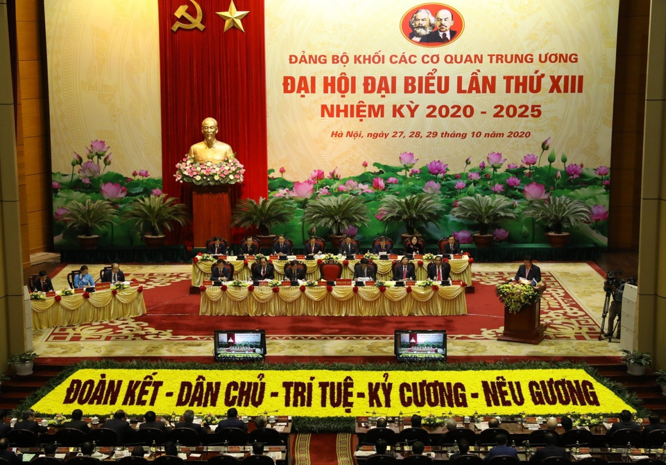 Đoàn Chủ tịch điều hành Đại hội. (Ảnh: Văn Điệp/TTXVN)