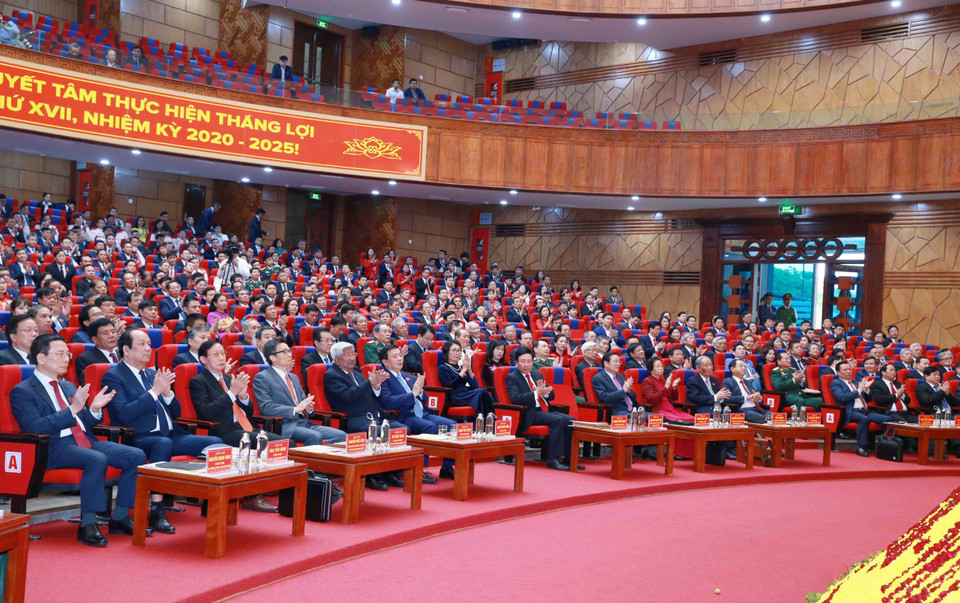 Các đồng chí lãnh đạo, nguyên lãnh đạo Đảng, Nhà nước dự khai mạc Đại hội. (Ảnh: Phương Hoa/TTXVN)