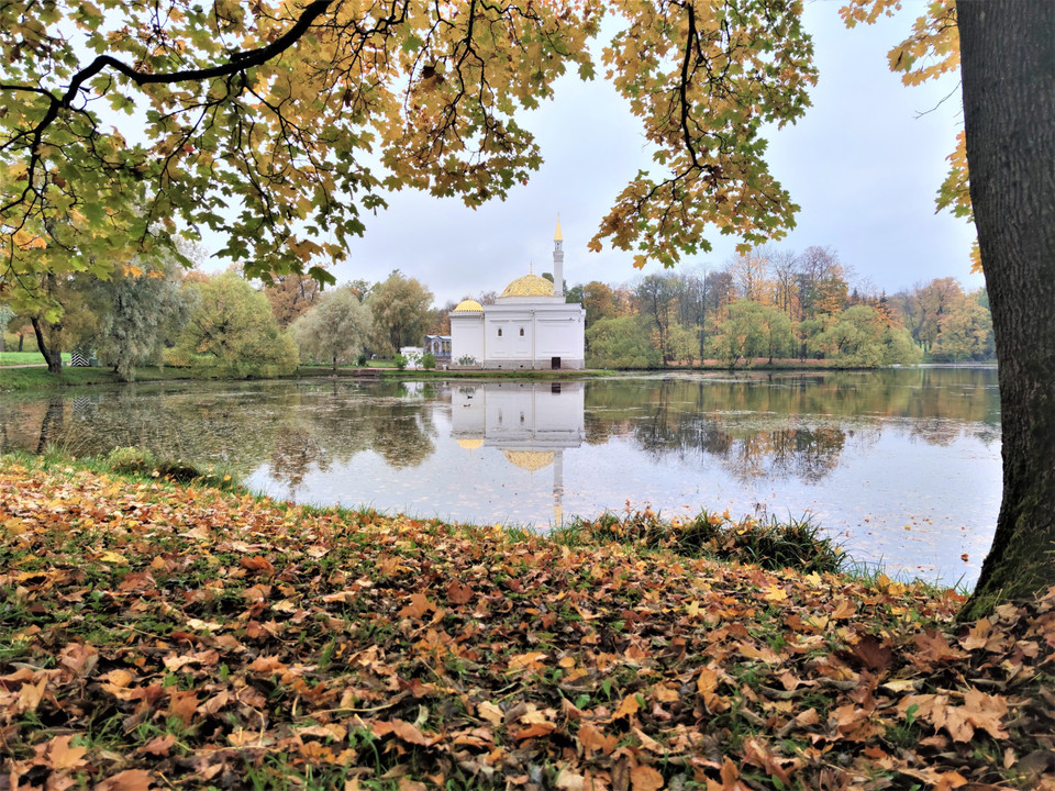 Góc nhìn ra Hồ Lớn và Phòng tắm Thổ Nhĩ Kỳ. (Ảnh: Duy Trinh/TTXVN)