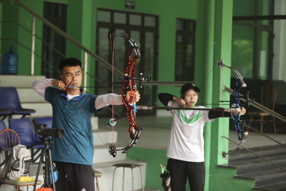 Các vận động viên đang nỗ lực tập luyện, quyết tâm hoàn thành mục tiêu. (Ảnh: Minh Quyết/TTXVN)