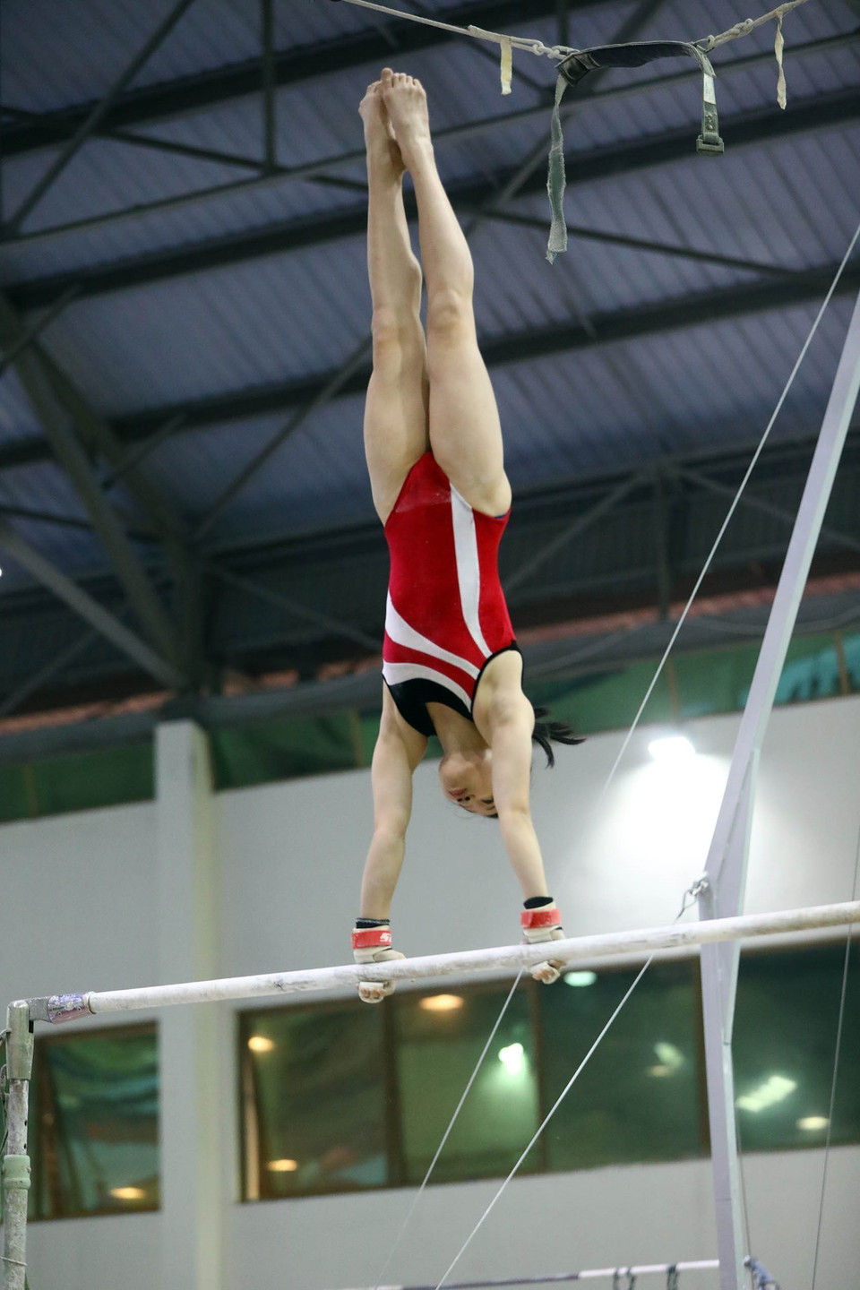 Vận động viên đội tuyển Thể dục dụng cụ tập luyện. (Ảnh: Huy Hùng/TTXVN)