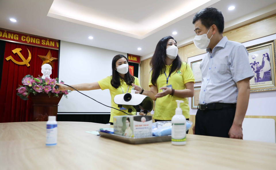 Các trường Mầm non thuộc quận Hoàn Kiếm đều đã hoàn thành việc xây dựng kế hoạch, thời khóa biểu, bố trí cơ sở vật chất phù hợp, vệ sinh khử khuẩn trường lớp, tăng cường các biện pháp đảm bảo phòng chống dịch... (Ảnh: Thanh Tùng/TTXVN)