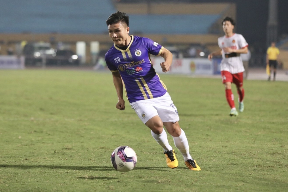 Quang Hải có trận đấu cuối trong màu áo Câu lạc bộ Hà Nội tối 7/4/2022. (Ảnh: Minh Quyết/TTXVN)