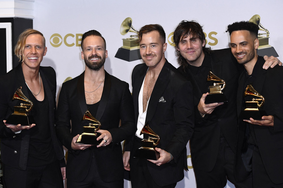 Hạng mục Bản ghi âm điện tử/khiêu vũ hay nhất gọi tên Alive của Rüfüs Du Sol tại lễ trao giải Grammy 2022. (Ảnh: AFP/TTXVN)