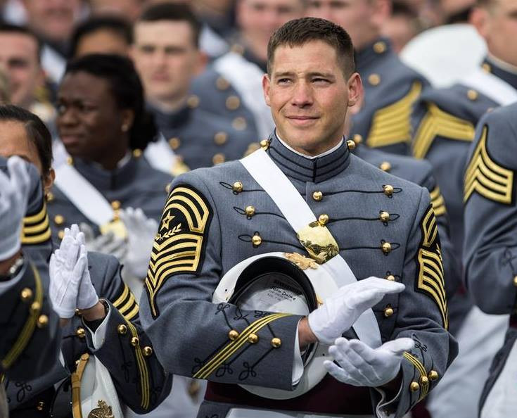 Các học viện được phong cấp bậc trung úy khi tốt nghiệp. (Nguồn: CCTV)