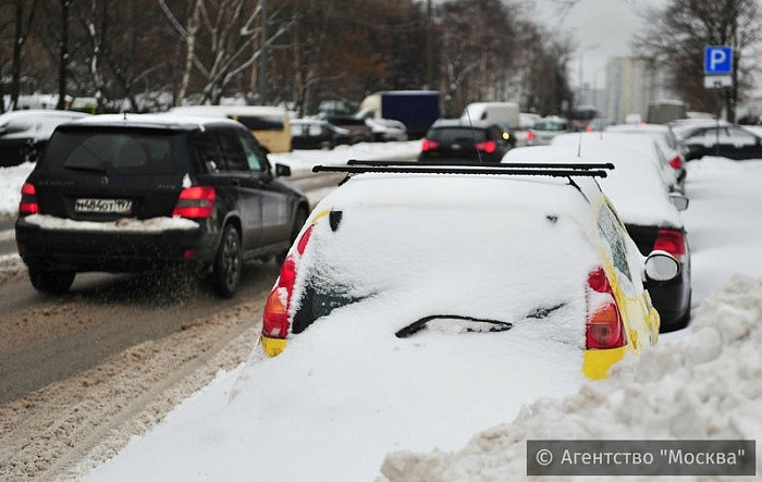 Điều kiện thời tiết bất lợi cũng ảnh hưởng nghiêm trọng tới giao thông đường sắt và đường không.