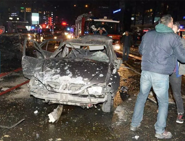 Một chiếc xe tại hiện trường. (Nguồn: Getty)