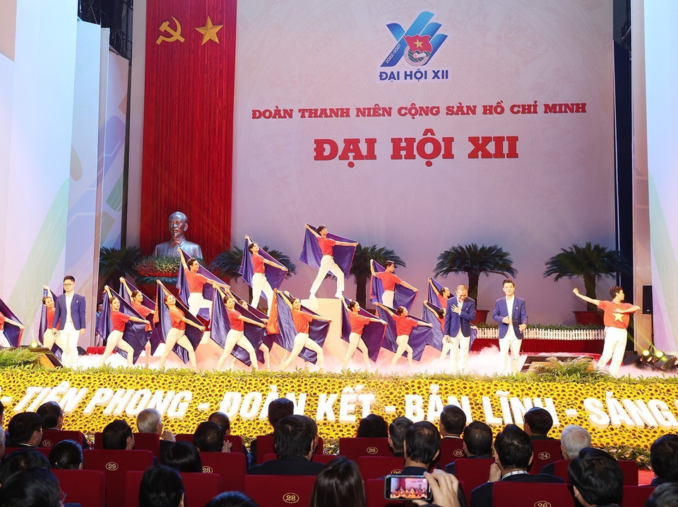 Chương trình nghệ thuật chào mừng Đại hội đại biểu toàn quốc Đoàn thanh niên Cộng sản Hồ Chí Minh. (Ảnh: Trí Dũng/TTXVN)