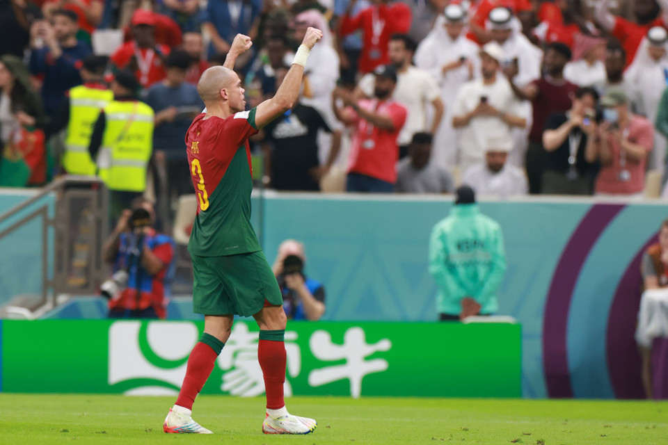 Pepe trở thành cầu thủ lớn tuổi thứ hai ghi bàn trong lịch sử các kỳ World Cup. Người đang giữ kỷ lục là Roger Milla, ghi cho tuyển Cameroon tại World Cup 1994, ở tuổi 42. (Ảnh: Hải An/Vietnam+)