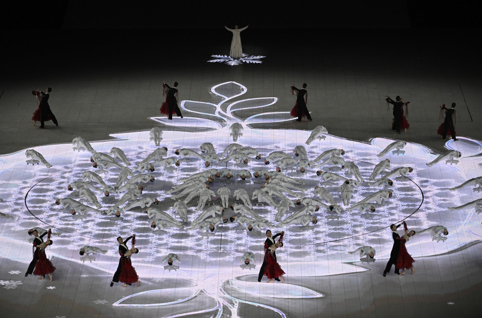 Các nghệ sỹ biểu diễn tại lễ khai mạc Paralympic mùa Đông Bắc Kinh 2022, Trung Quốc tối 4/3/2022. (Ảnh: AFP/TTXVN)