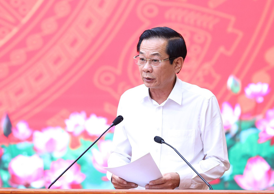 Bí thư Tỉnh ủy Kiên Giang Đỗ Thanh Bình báo cáo tình hình kinh tế-xã hội. (Ảnh: Dương Giang/TTXVN)