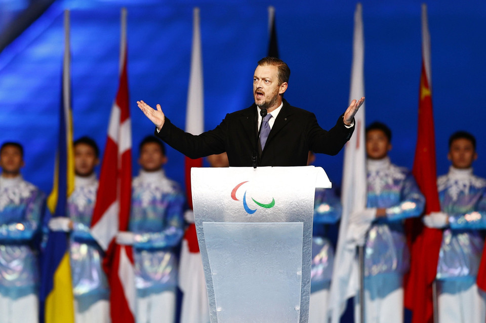 Chủ tịch Ủy ban Paralympic quốc tế Andrew Parsons phát biểu tại lễ khai mạc Paralympic mùa Đông Bắc Kinh 2022 tối 4/3/2022. (Ảnh: Kyodo/TTXVN)