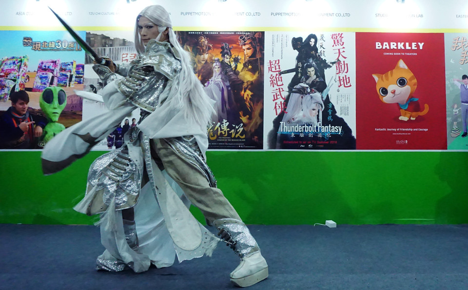 Hai diễn viên có tiếng trong làng Cosplay Đài Loan cũng được mời tới biểu diễn phục vụ khán giả. (Ảnh: Võ Phương/Vietnam+)