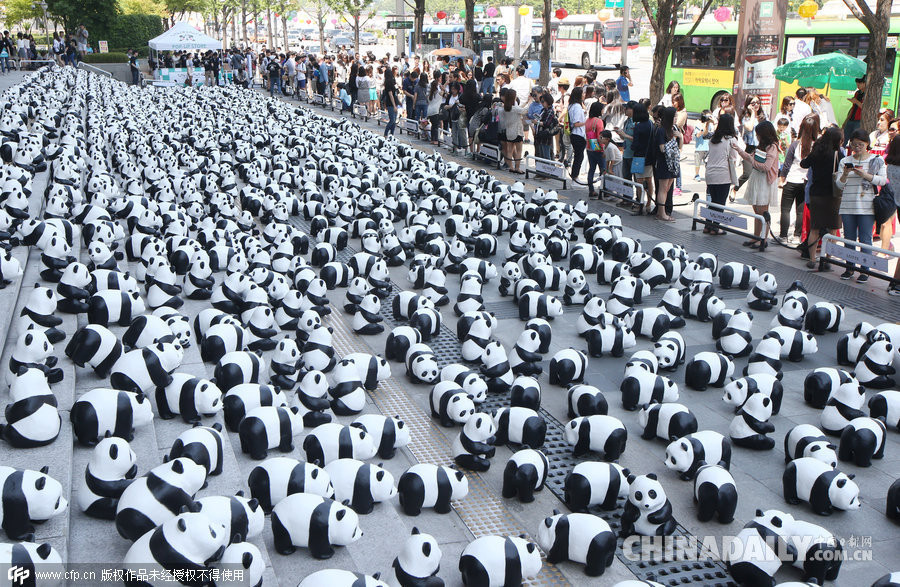 1.600 mô hình này đại diện cho 1.600 cá thể gấu trúc còn tồn tại trên thế giới. (Nguồn: Chinadaily)