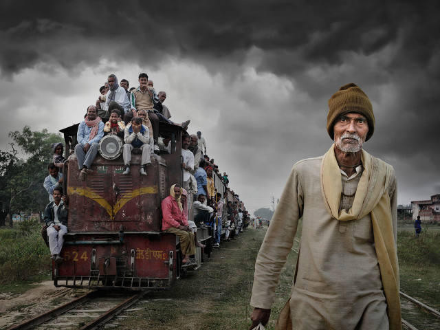 Ấn Độ luôn đứng trong danh sách những nước có tỷ lệ tai nạn giao thông cao nhất thế giới. Trung bình cứ 4 phút lại có 1 người Ấn Độ tử nạn trên đường. (Nguồn: QQ)