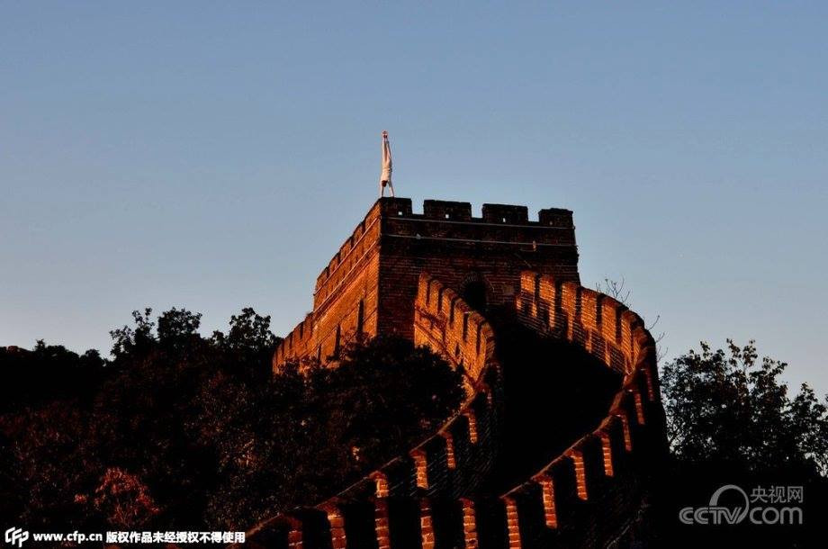 Eskil Ronningsbakken, một nghệ sỹ thăng bằng của Na Uy, được mệnh danh là 'người đàn ông dũng cảm nhất.' (Nguồn: CCTV)