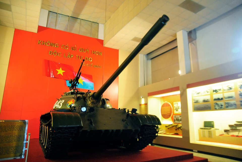 Cùng với tiêm kích MIG 21 số hiệu 4324 và bản đồ Quyết tâm chiến dịch Hồ Chí Minh, xe tăng 843 là 1 trong 3 bảo vật Quốc gia quý giá hiện đang được trưng bày tại Bảo tàng lịch sử Quân sự Việt Nam. (Ảnh: Võ Phương/Vietnam+)