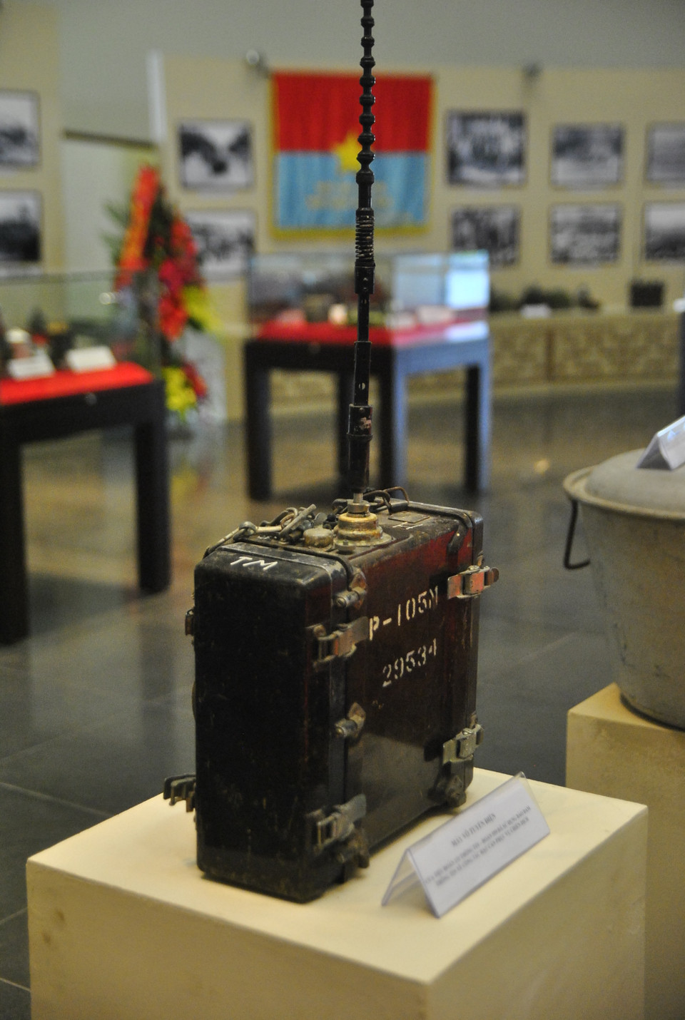 Chiếc máy vô tuyến điện. (Ảnh: Võ Phương/Vietnam+)