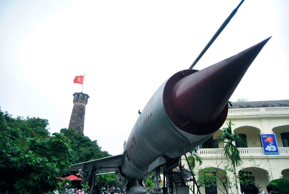 Máy bay Mig-21 số hiệu 4324 là loại máy bay chiến đấu phản lực tiêm kích, một người lái, lắp động cơ phản lực P11, do Liên Xô (cũ) sản xuất, viện trợ cho Việt Nam trong kháng chiến chống Mỹ (Ảnh: Võ Phương/Vietnam+).