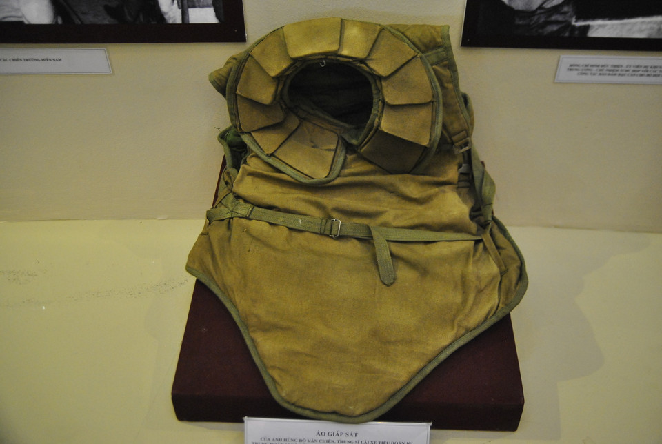Áo giáp sắt. (Ảnh: Võ Phương/Vietnam+)