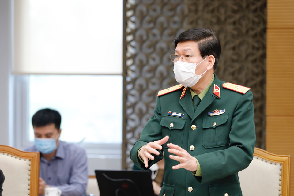 Thiếu tướng Nguyễn Xuân Kiên, Cục trưởng Cục Quân y, Bộ Quốc phòng phát biểu tại cuộc họp. (Ảnh: Dương Giang/TTXVN)