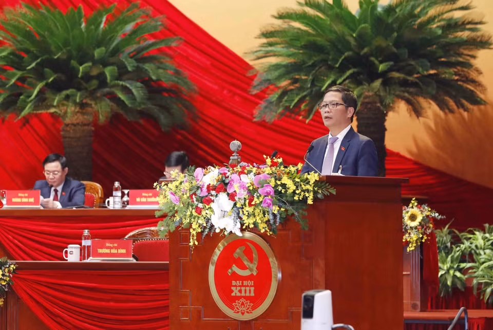 Các bài tham luận tại Đại hội đều nói lên tiếng nói của ngành, của lĩnh vực, của địa phương để làm rõ hơn những quan điểm đã được trình bày trong dự thảo văn kiện trình Đại hội XIII. Trong ảnh: Đồng chí Trần Tuấn Anh, Ủy viên Trung ương Đảng, Bộ trưởng Bộ Công Thương trình bày tham luận. (Nguồn: TTXVN)