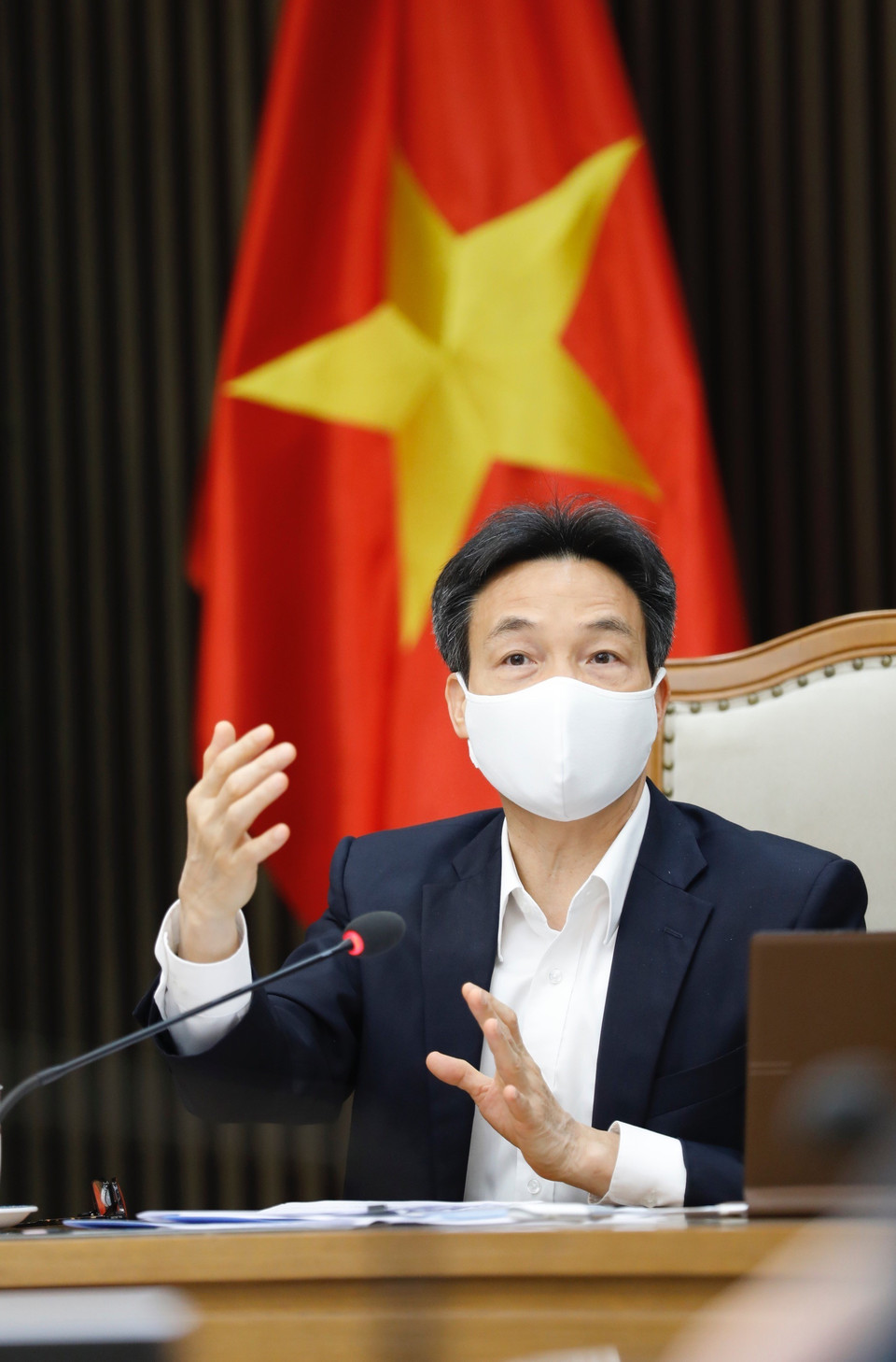 Phó Thủ tướng Vũ Đức Đam chủ trì họp Thường trực Ban Chỉ đạo quốc gia phòng, chống dịch bệnh COVID-19. (Ảnh: Dương Giang/TTXVN)