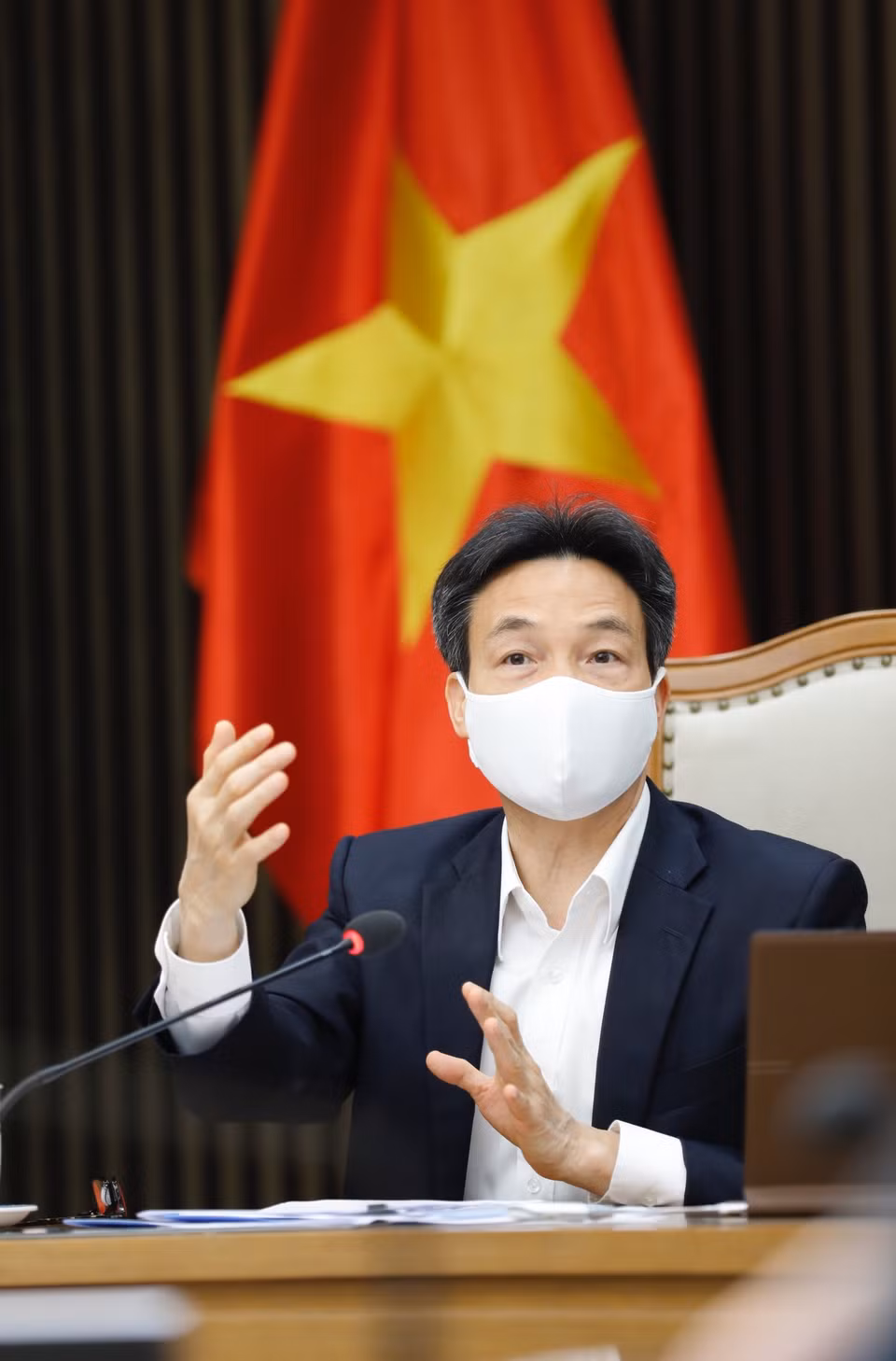 Phó Thủ tướng Vũ Đức Đam chủ trì họp Thường trực Ban Chỉ đạo quốc gia phòng, chống dịch bệnh COVID-19. (Ảnh: Dương Giang/TTXVN)