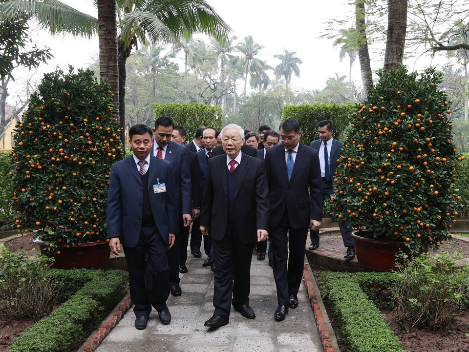 Tổng Bí thư, Chủ tịch nước Nguyễn Phú Trọng đến dâng hương tưởng niệm Chủ tịch Hồ Chí Minh tại Nhà 67. (Ảnh: Trí Dũng/TTXVN)