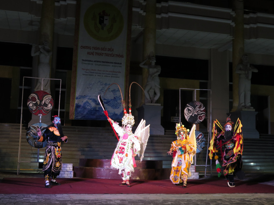 Trình diễn 4 nhân vật tuồng cổ với 4 đặc tính khác nhau. (Ảnh: Phan Sáu/TTXVN)