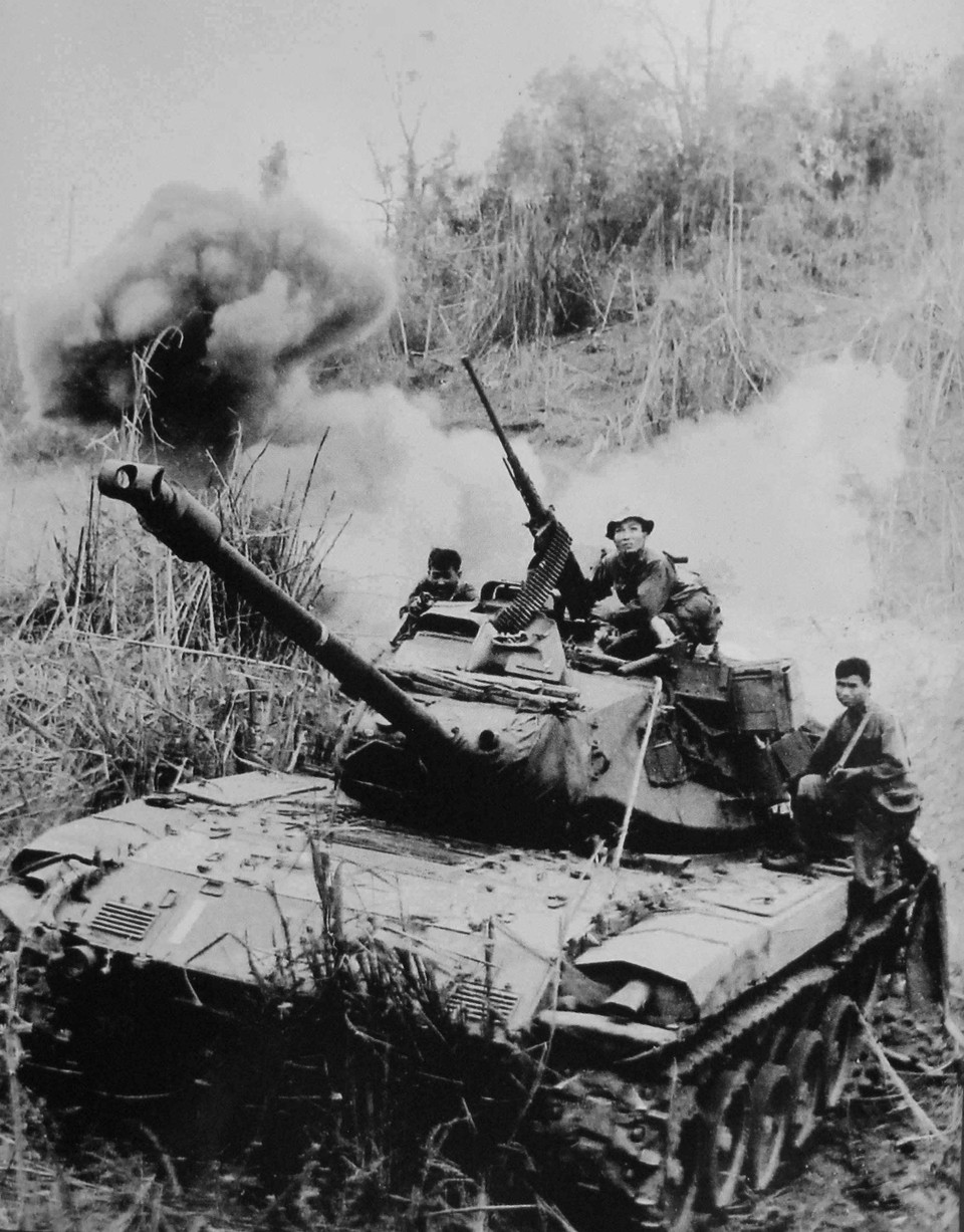 Xe tăng M-41 của Mỹ bị quân giải phóng chiếm và sử dụng để đánh địch trong chiến dịch đường 9 - Nam Lào, mùa Xuân năm 1971. (Ảnh: Tư liệu/TTXVN phát)