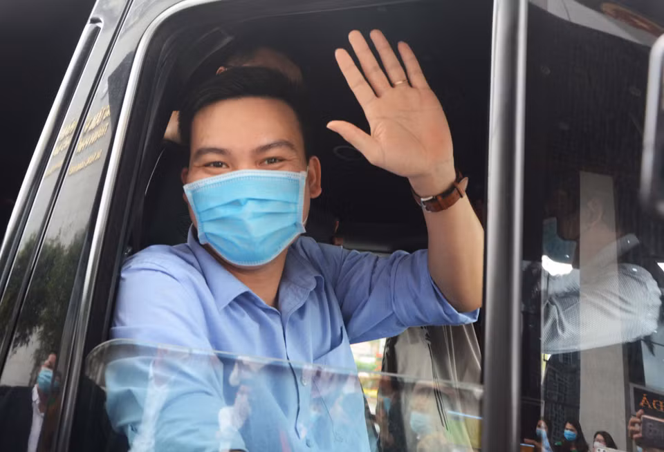 Đoàn y tế của thành phố Đà Nẵng lên đường tiếp viện Gia Lai phòng, chống dịch COVID-19. (Ảnh: Văn Dũng/TTXVN)