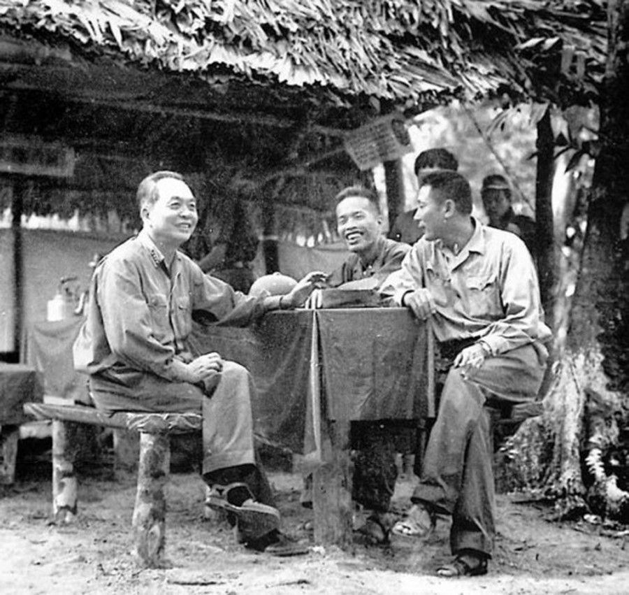 Nắm rất chắc kế hoạch cuộc hành quân Lam Sơn 719 của địch cộng với sự cảm nhận thiên tài về quân sự, trước khi bắt đầu chiến dịch Đường 9 - Nam Lào, Đại tướng Võ Nguyên Giáp, Tổng Tư lệnh Quân đội Nhân dân Việt Nam đã hai lần vào làm việc với Bộ Tư lệnh Trường Sơn. (Ảnh: Tư liệu/TTXVN phát)