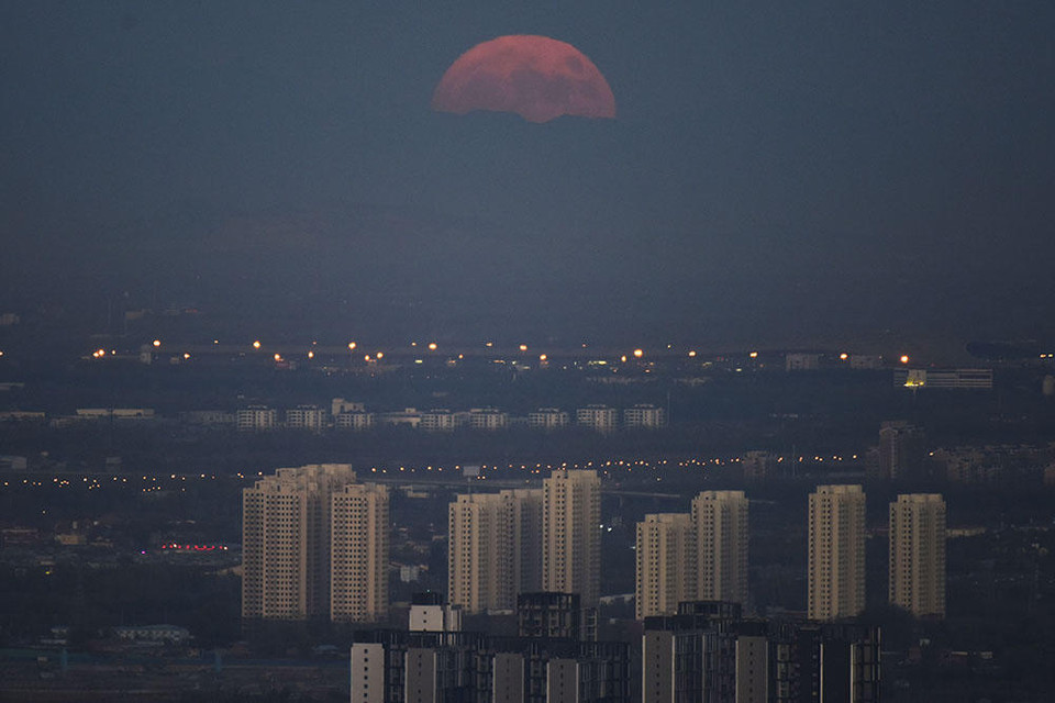 Siêu Trăng ở Bắc Kinh ngày 14/11. (Nguồn: QQ)