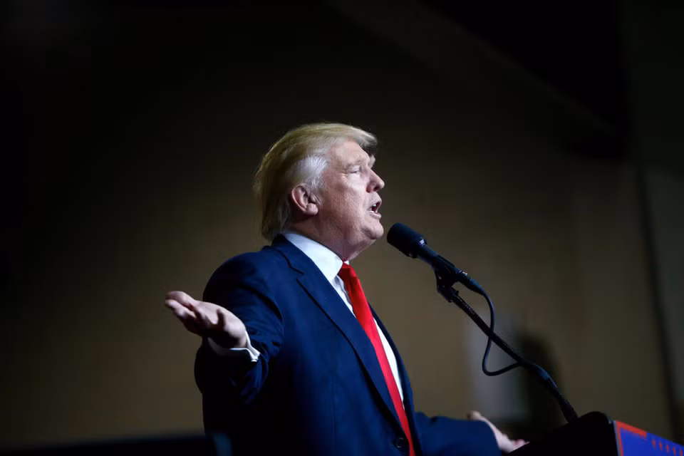 Cùng ngắm lại kiểu tóc của ông Donald Trump. (Nguồn: visualchina.com)