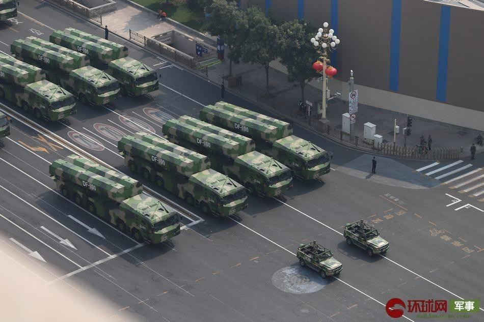Tên lửa hành trình siêu thanh DF100 lần đầu được quân đội Trung Quốc cho ra mắt (Nguồn: Hoàn cầu)