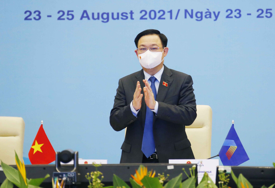 Chủ tịch Quốc hội Vương Đình dự phiên toàn thể thứ hai (AIPA 42). (Ảnh: Doãn Tấn/TTXVN)