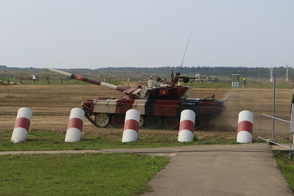 Ngày 29/8, kíp xe tăng số 3 của Đội tuyển xe tăng bước vào lượt thi Vòng đua cá nhân. (Ảnh: Trần Hiếu/Vietnam+)