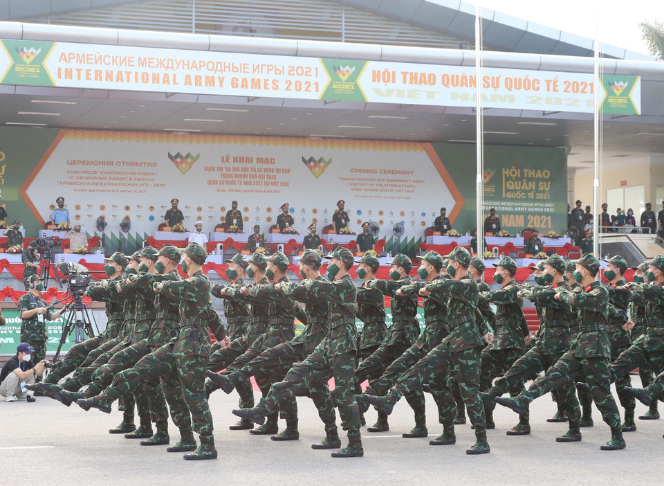 Đội tuyển Quân đội Việt Nam tại lễ khai mạc. (Ảnh: Trọng Đức/TTXVN)