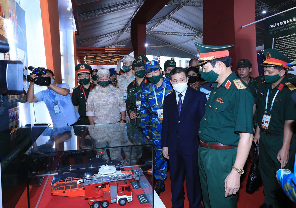 Thời gian qua, Bộ Quốc phòng Việt Nam đã tập trung nỗ lực cao nhất làm tốt công tác chuẩn bị về cơ sở vật chất, hoạt động văn hóa tinh thần để phục vụ tốt nhất các cuộc so tài đỉnh cao, các hoạt động giao lưu văn hóa tinh thần phong phú, đa dạng. (Ảnh: Trọng Đức/TTXVN)