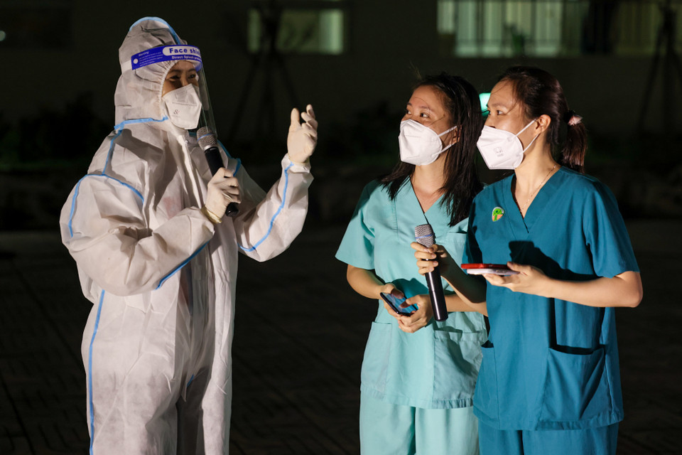 Hình ảnh những nghệ sỹ tình nguyện vì cộng đồng là một hình ảnh đẹp, lan tỏa tinh thần tích cực rất lớn. (Ảnh: Ngô Trần Hải An/Vietnam+)