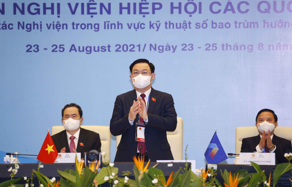 Chủ tịch Quốc hội Vương Đình Huệ dự phiên khai mạc Đại hội đồng AIPA lần thứ 42. (Ảnh: Doãn Tấn/TTXVN)