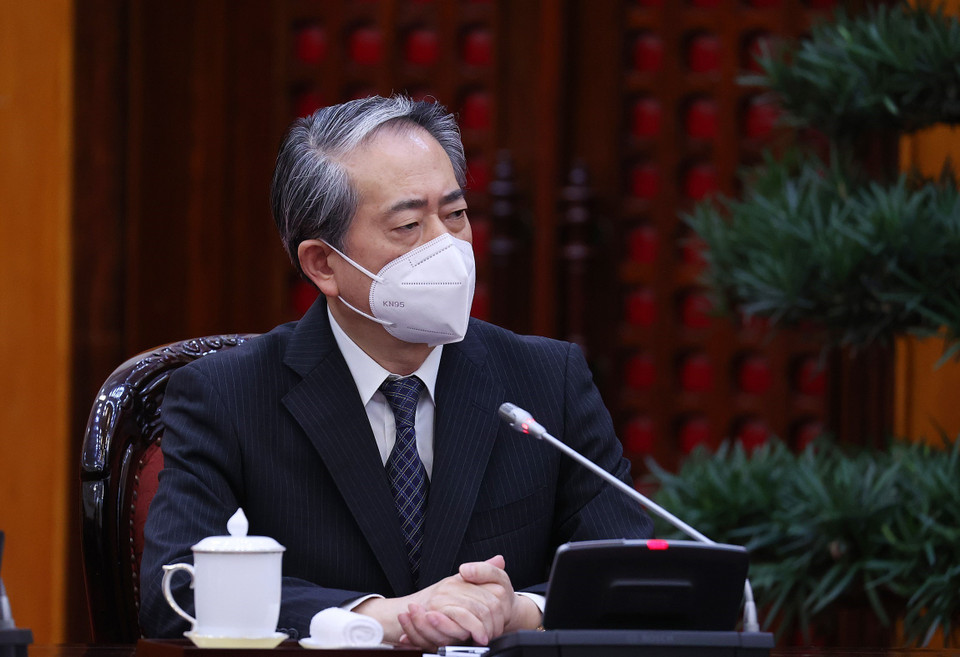 Đại sứ Hùng Ba phát biểu tại buổi tiếp. (Ảnh: Dương Giang/TTXVN)