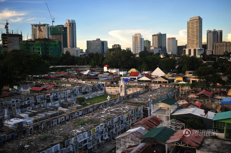 Nghĩa trang Carreta là nơi chôn cất của 15.000 người. Ngoài ra có khoảng 100 hộ gia đình coi nơi này là nhà, không những thế con số này còn đang tăng lên. (Nguồn: Sipa)