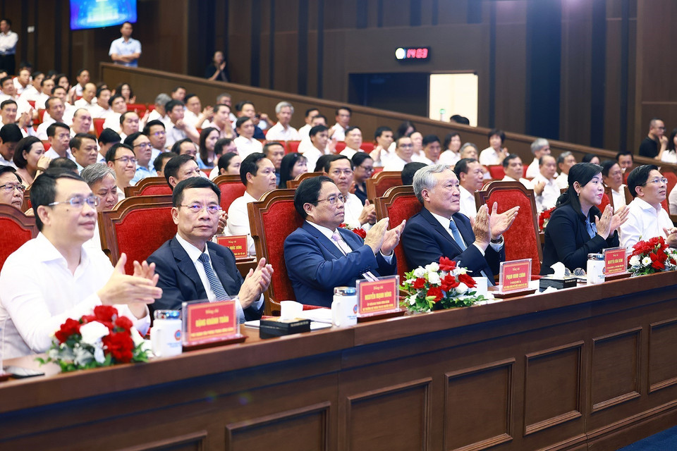 Thủ tướng Phạm Minh Chính dự Hội nghị giới thiệu mô hình chuyển đổi số thành công cấp bộ, ngành. (Ảnh: Dương Giang/TTXVN)