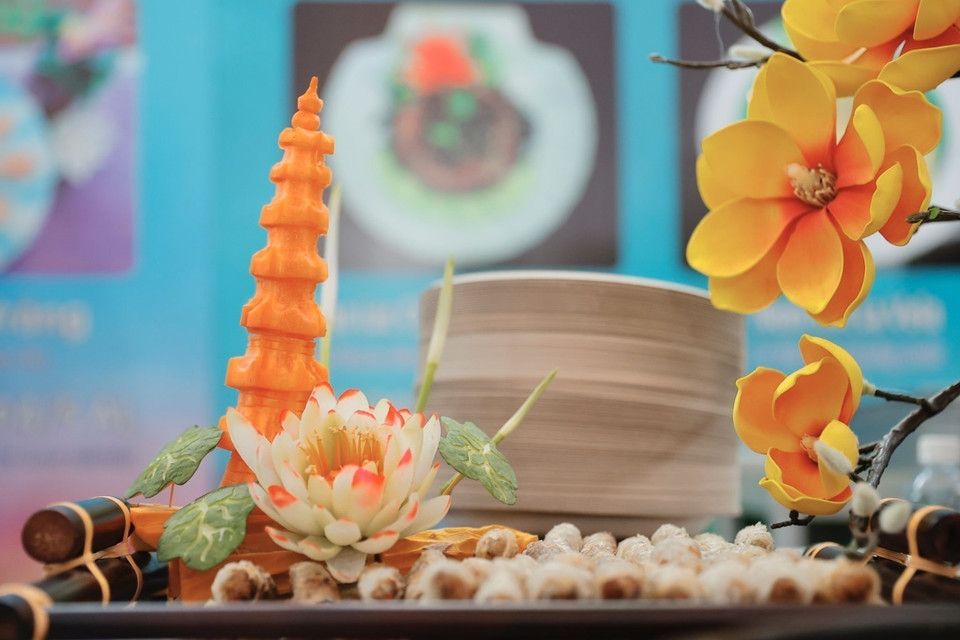 Các món ăn được thiết kế tinh tế, tính thẩm mỹ cao. (Ảnh: Minh Quyết/TTXVN)