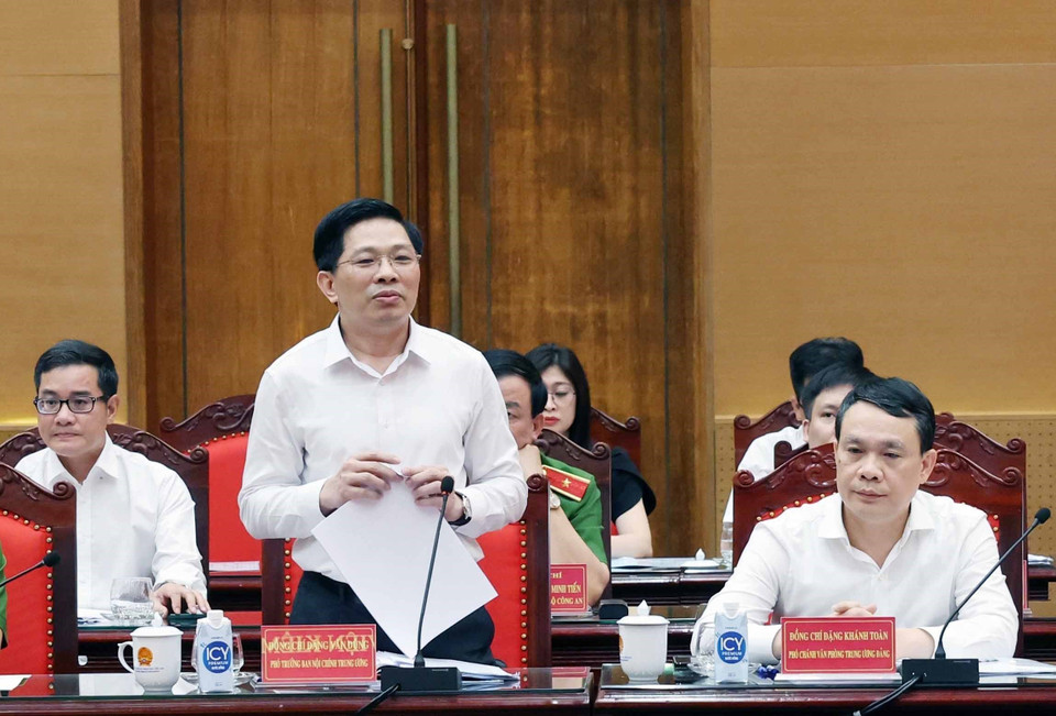 Phó Trưởng Ban Nội chính Trung ương Đặng Văn Dũng phát biểu. (Ảnh: Nhan Sáng/TTXVN)
