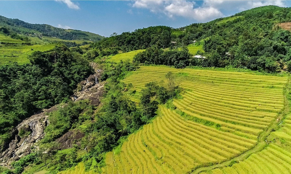 Chính quyền xã Lạc Sơn và tỉnh Hòa Bình cần có những giải pháp phù hợp để phát triển kinh tế, phát triển du lịch để tránh làm tổn hại những giá trị về mặt tự nhiên vốn có của cảnh quan nơi đây. (Ảnh: Trọng Đạt/TTXVN)