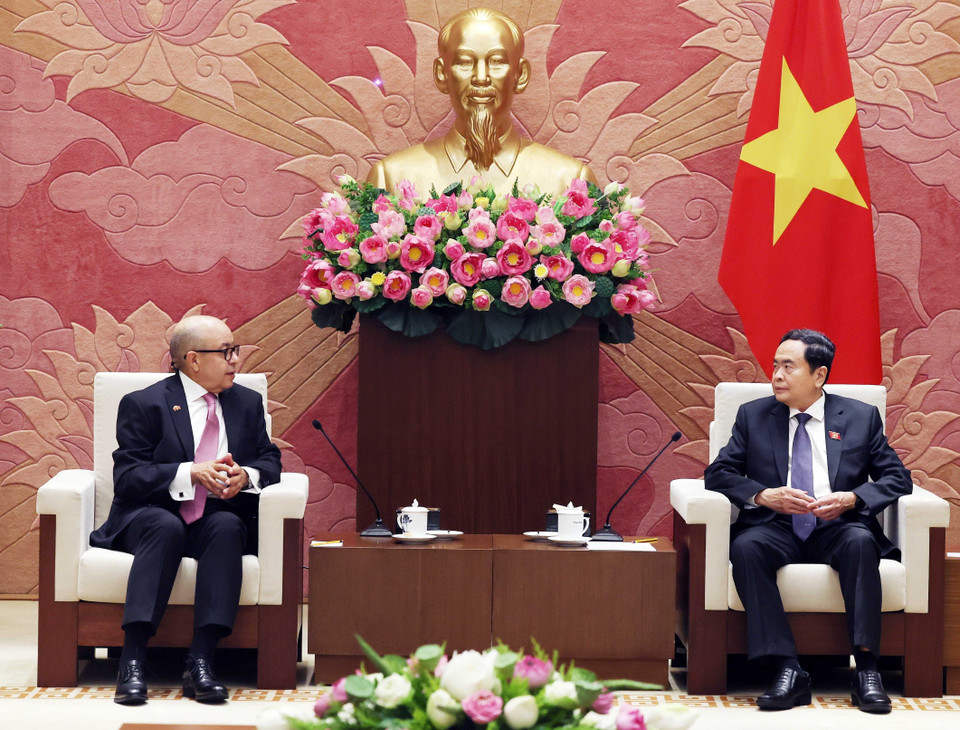 Chủ tịch Quốc hội Trần Thanh Mẫn tiếp ông Najib El Khadi, Tổng Thư ký Hạ viện Maroc kiêm Chủ tịch Hiệp hội Tổng Thư ký Nghị viện Thế giới. (Ảnh: Thống Nhất/TTXVN)