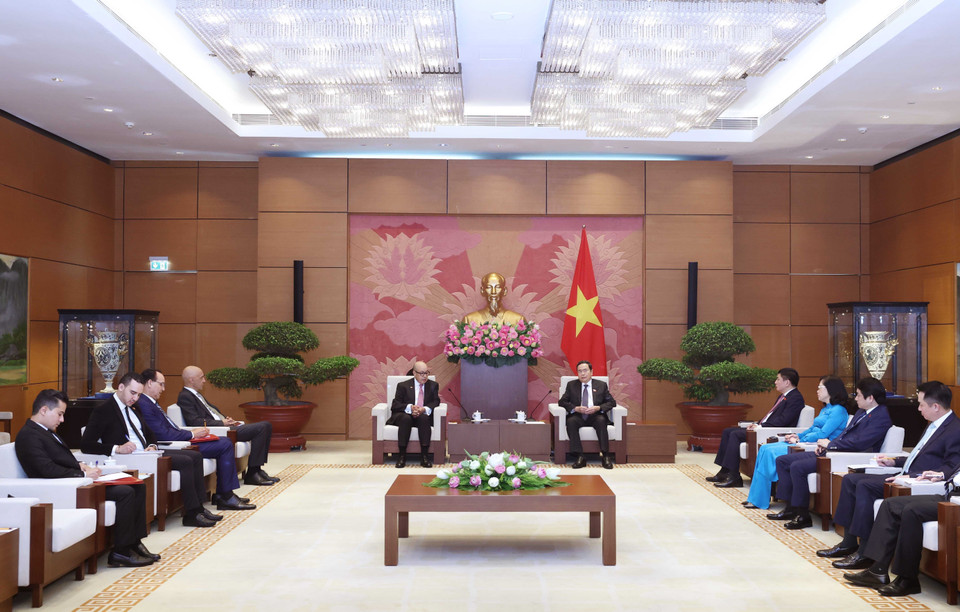 Chủ tịch Quốc hội Trần Thanh Mẫn tiếp ông Najib El Khadi, Tổng Thư ký Hạ viện Maroc kiêm Chủ tịch Hiệp hội Tổng Thư ký Nghị viện Thế giới. (Ảnh: Thống Nhất/TTXVN)